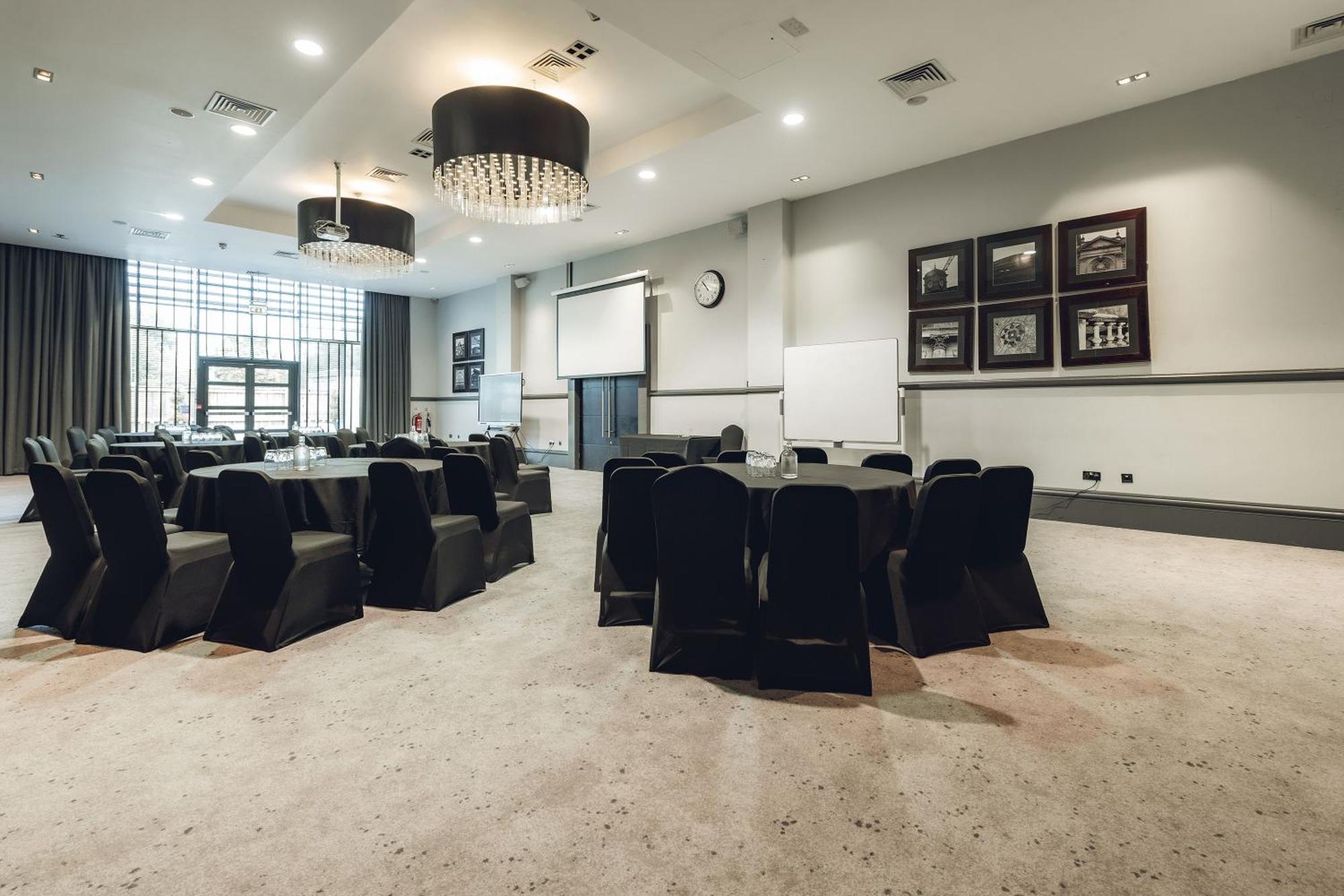 Village Hotel Manchester Ashton Екстериор снимка