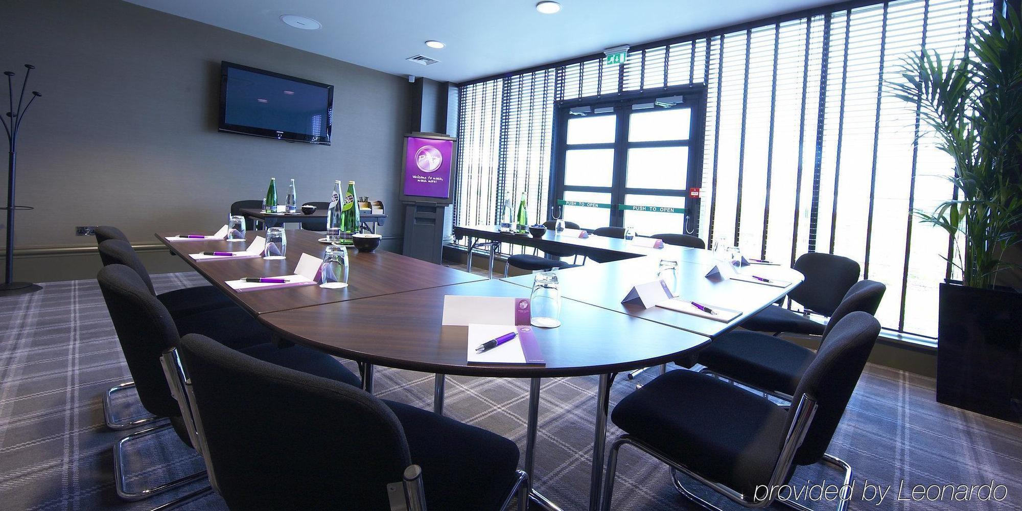 Village Hotel Manchester Ashton Екстериор снимка
