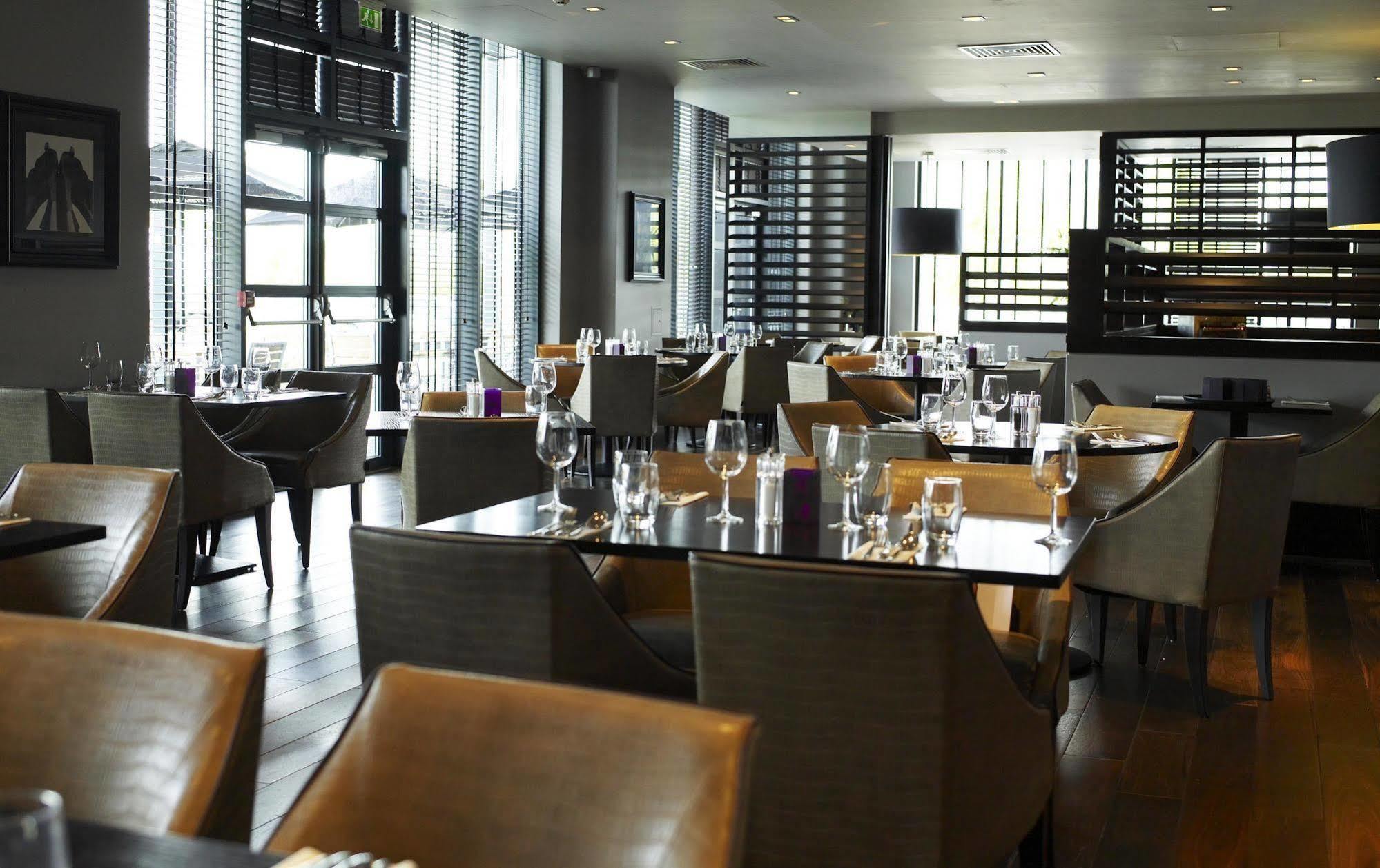 Village Hotel Manchester Ashton Екстериор снимка