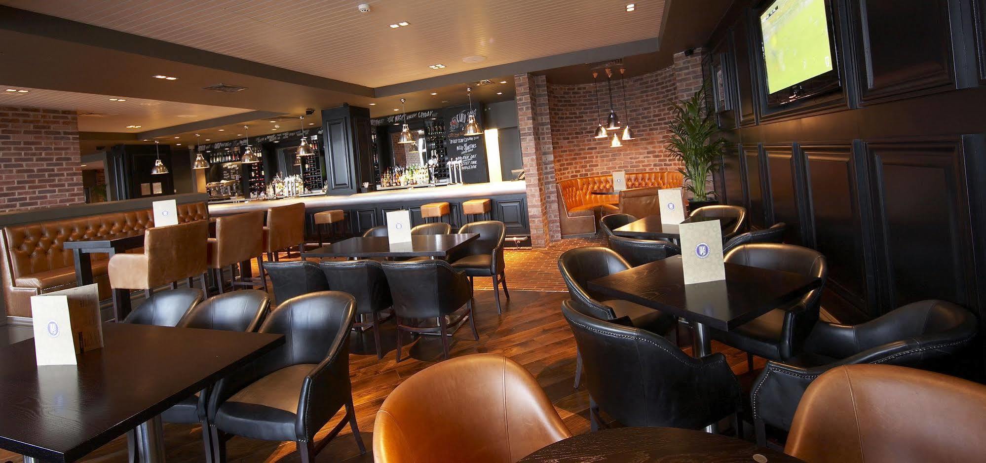 Village Hotel Manchester Ashton Екстериор снимка